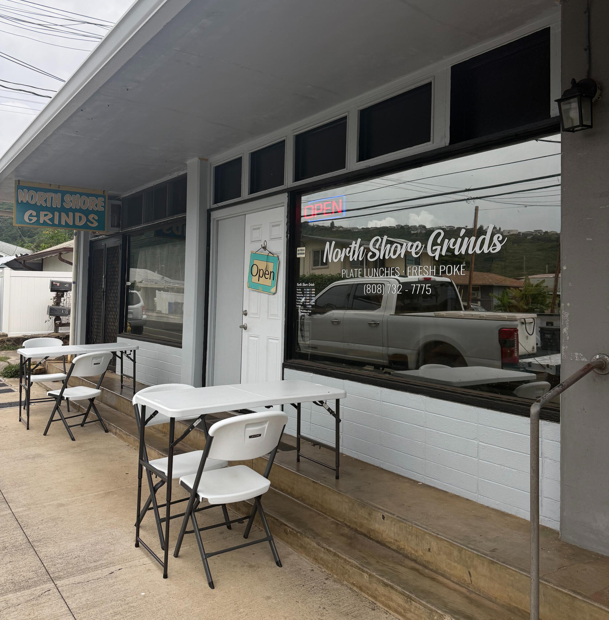 North Shore Grinds in Kaimuki